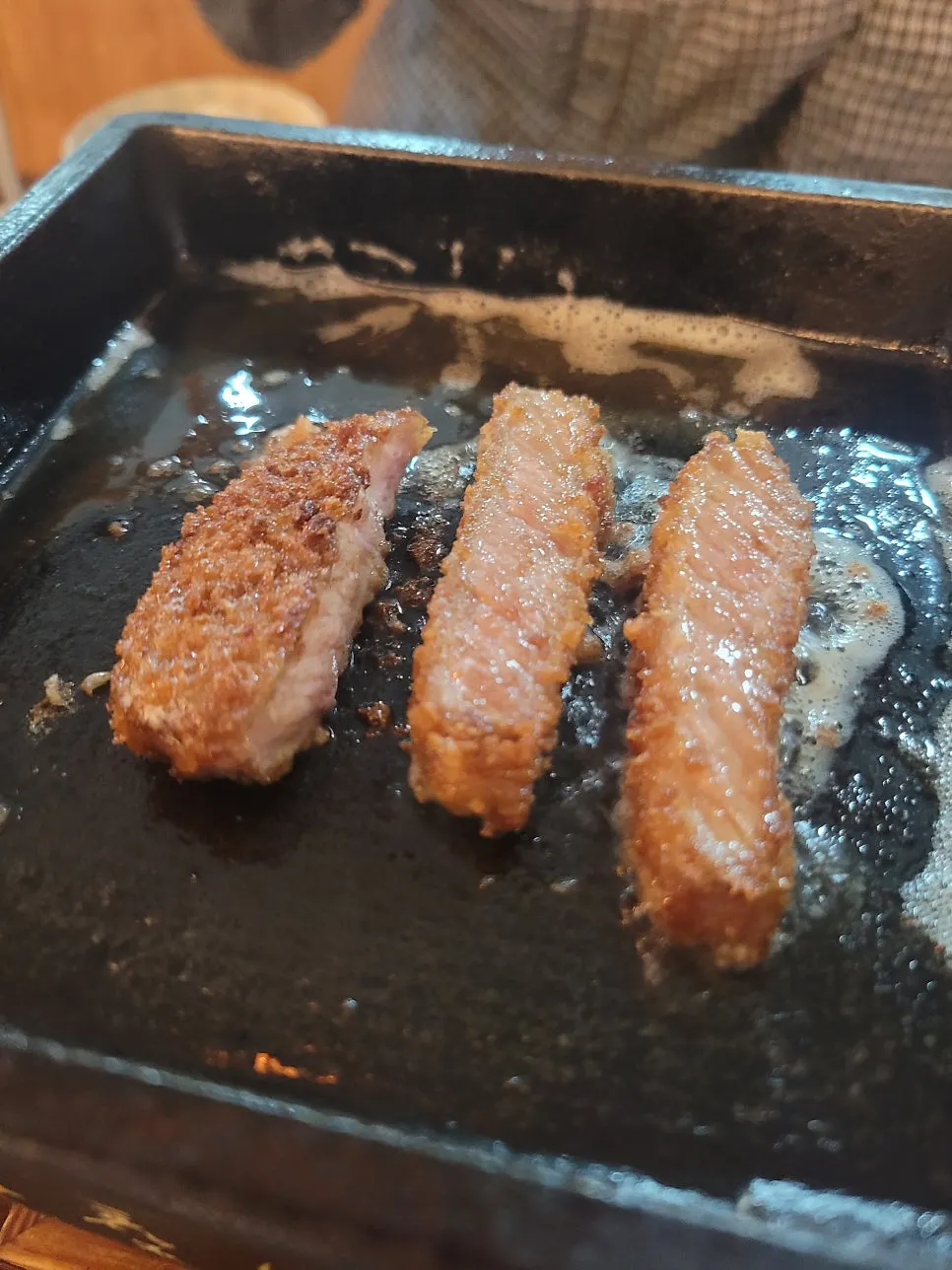 분홍빛 굽기의 규카츠