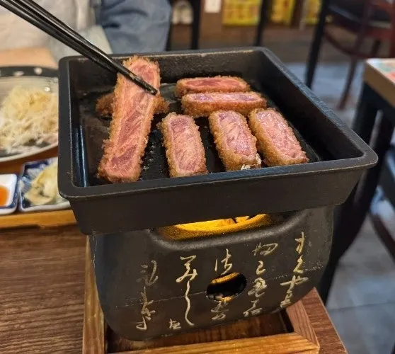 Gyukatsu grilling on the tabletop grill