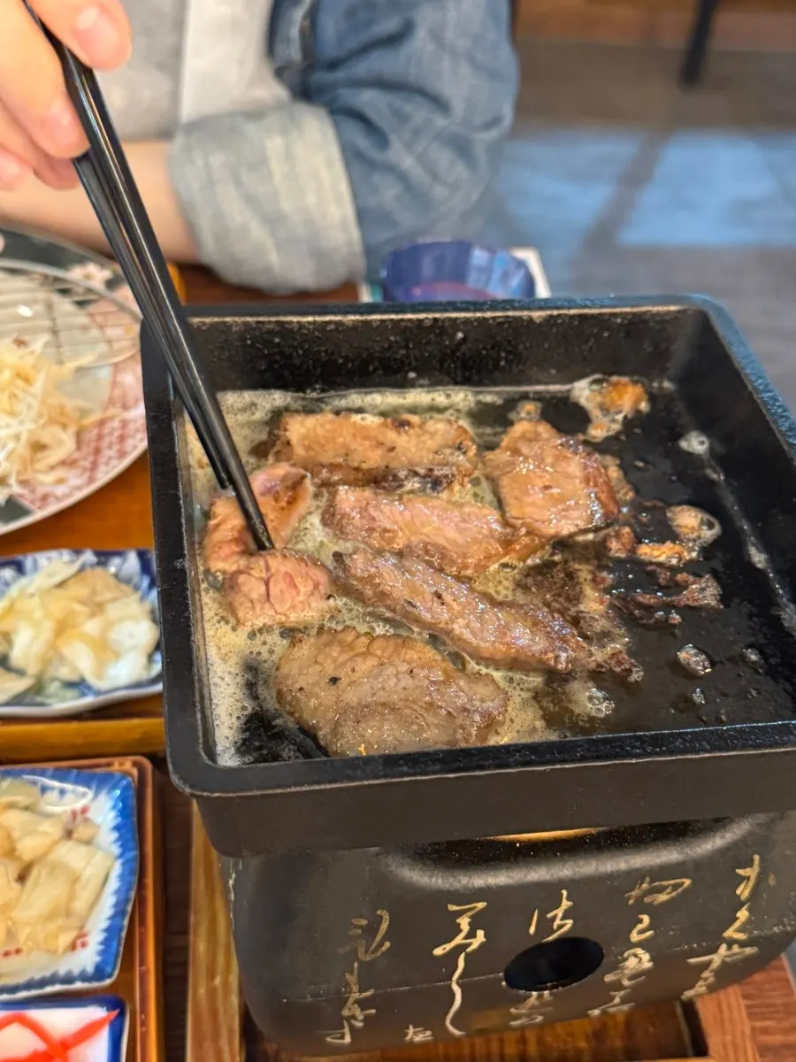 Grilled gyukatsu with side dishes
