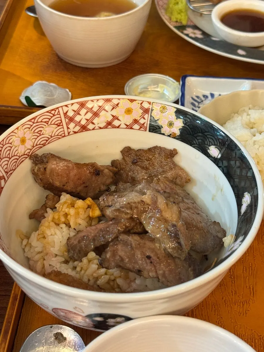 Steki-don grilled by hand and placed over rice
