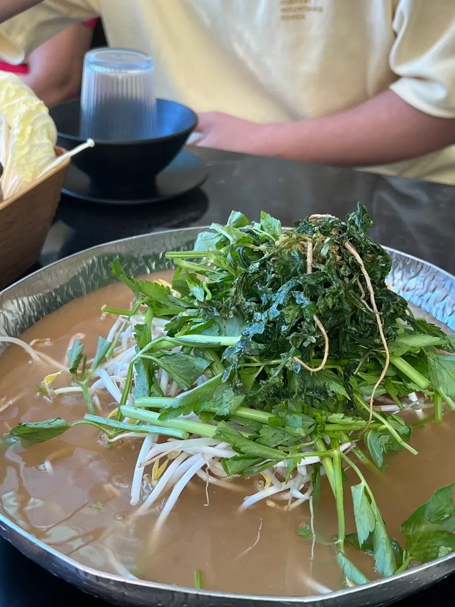 Dressed beef tendon with spicy seasoning