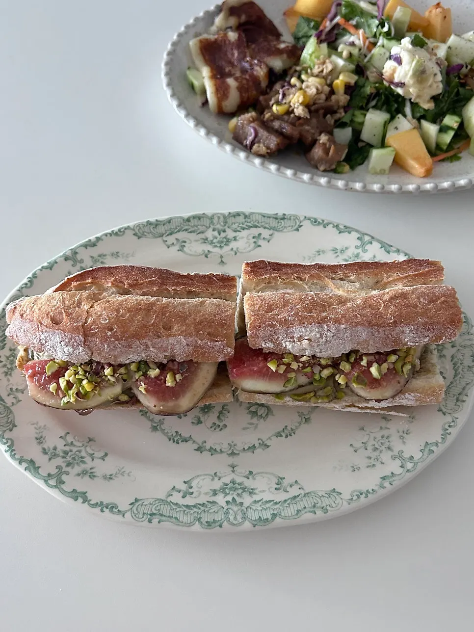 Pistachio tofu cream and fig baguette