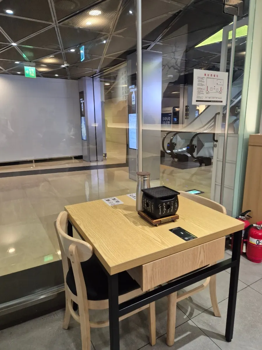 Seating well-suited for solo dining at Furato Shokudo