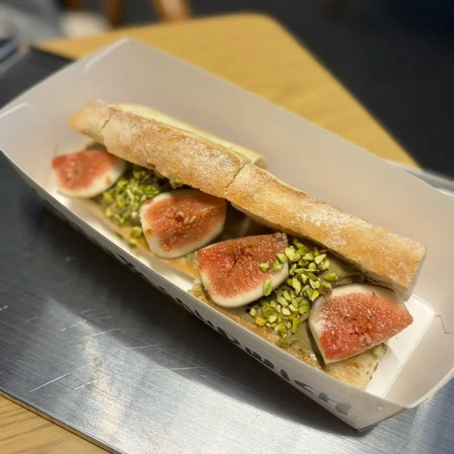 Baguette with pistachio spread