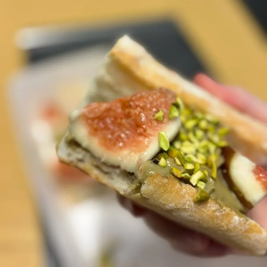 Fig and pistachio combination