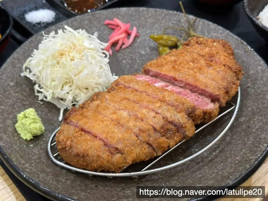 Cross-section of gyukatsu with its thin breaded coating