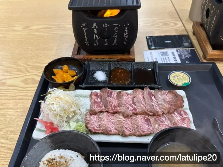 Furato steki jeongsik, ₩19,500, plated