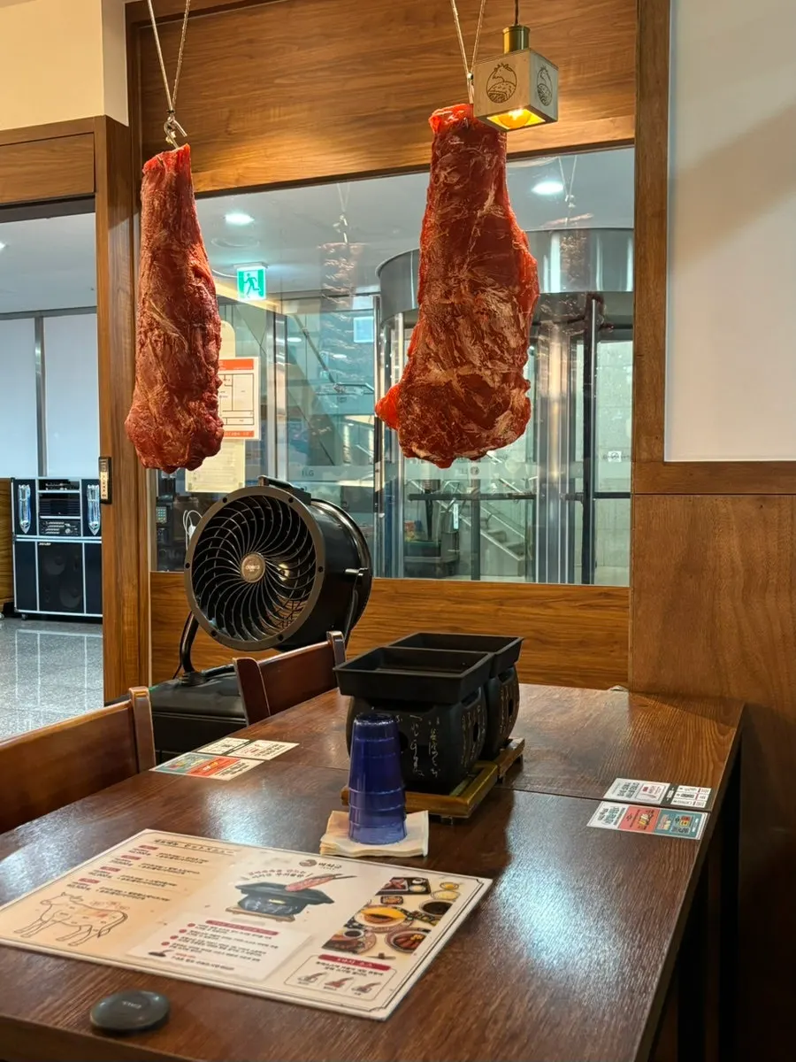 일본풍 인테리어의 이치규 서울역점 내부