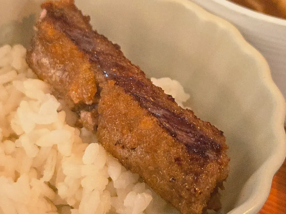 버터 올린 화로에서 굽는 규카츠