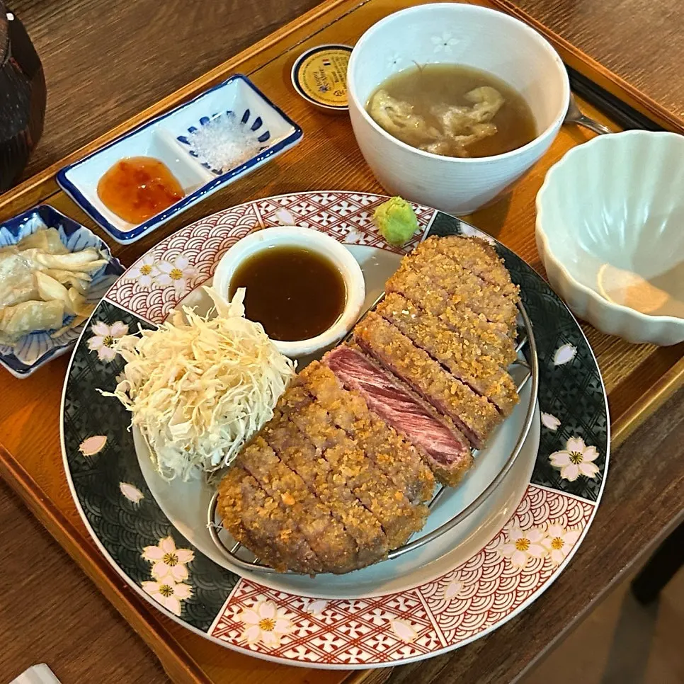 Gyukatsu set meal and drink set
