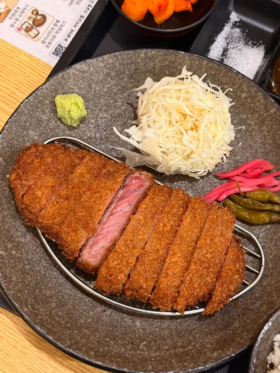 11덩이로 담겨 나온 규카츠