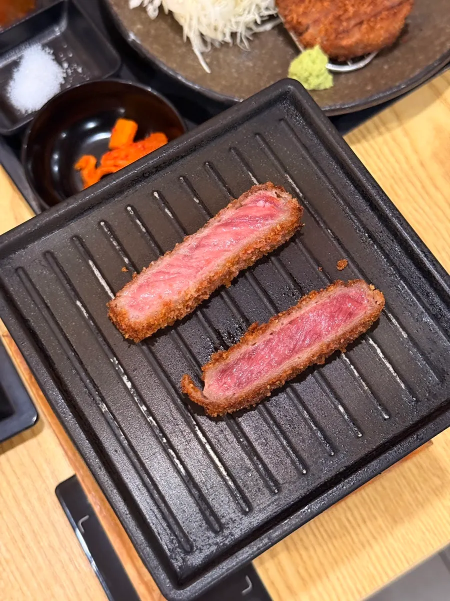 Cross-section of gyukatsu with a thin coating