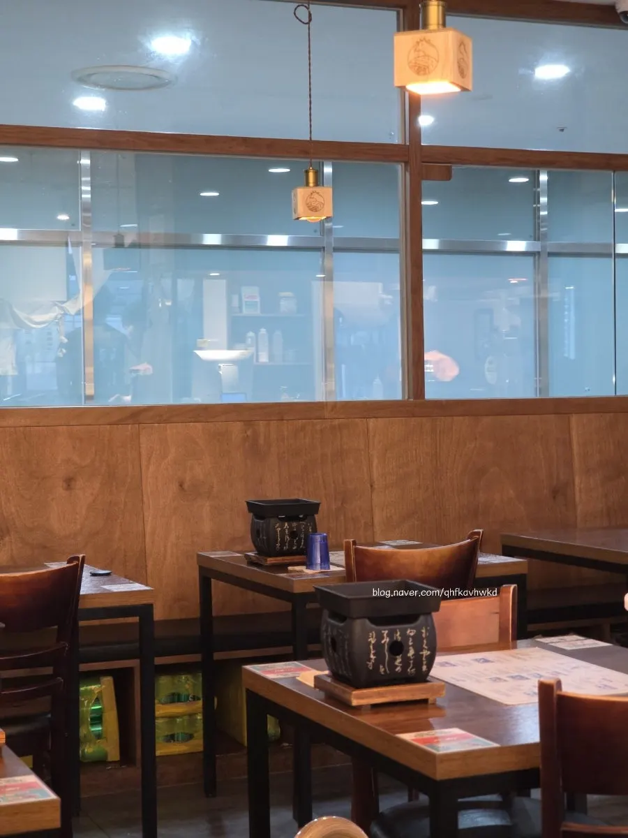 Interior atmosphere of Ichigyu Seoul Station Branch