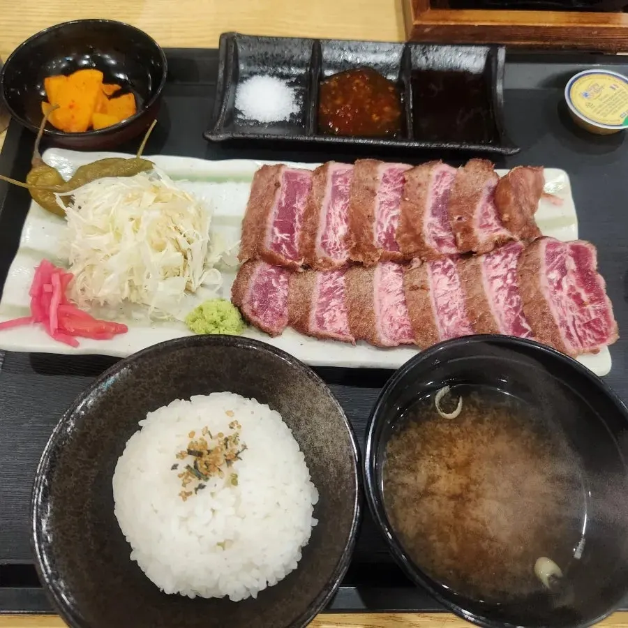 Steki being grilled tableside at Furato Shokudo
