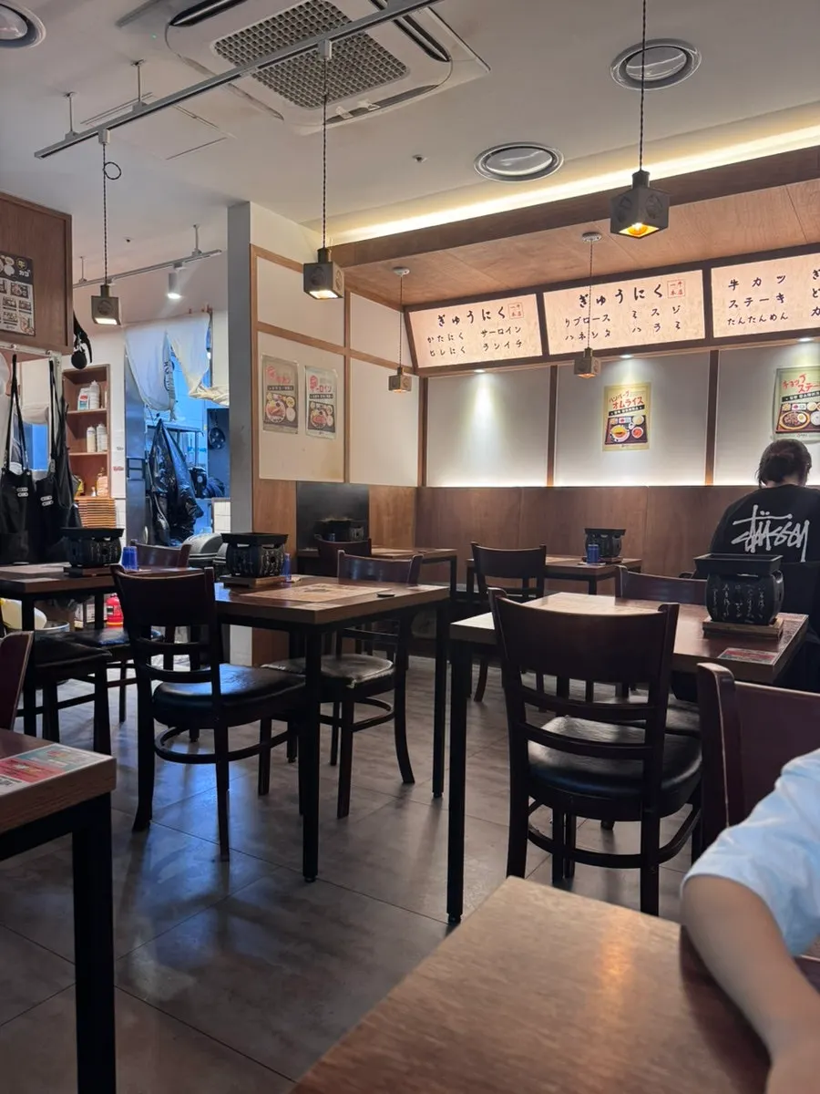 이치규 서울역점 깔끔한 일식당 내부 인테리어