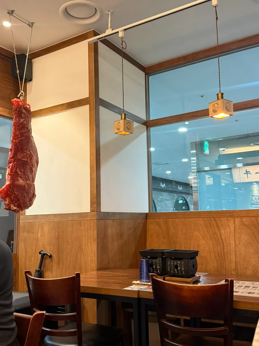 금요일 저녁 캐치테이블 대기 중인 이치규 매장 앞