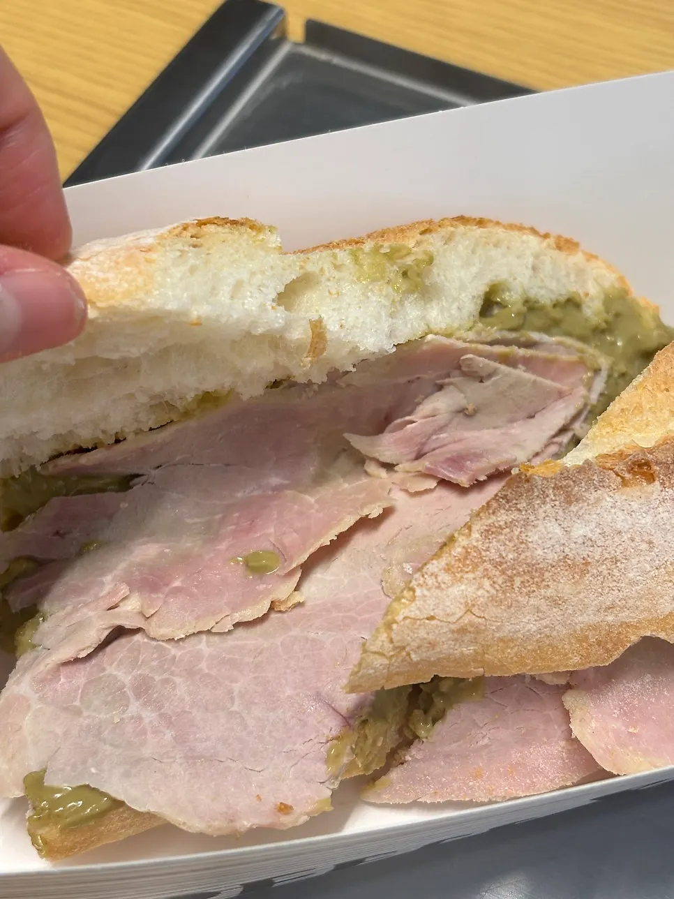 Jambon baguette cut into two pieces