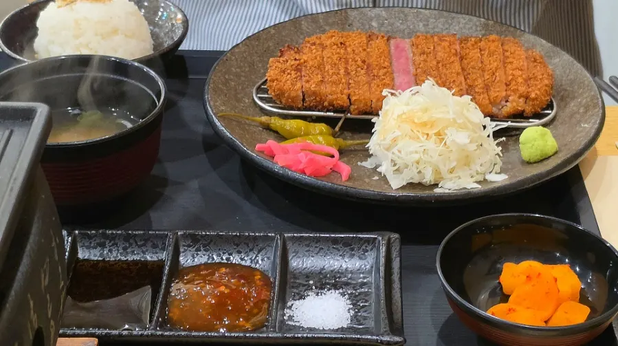 Gyukatsu grilling on a mini charcoal grill