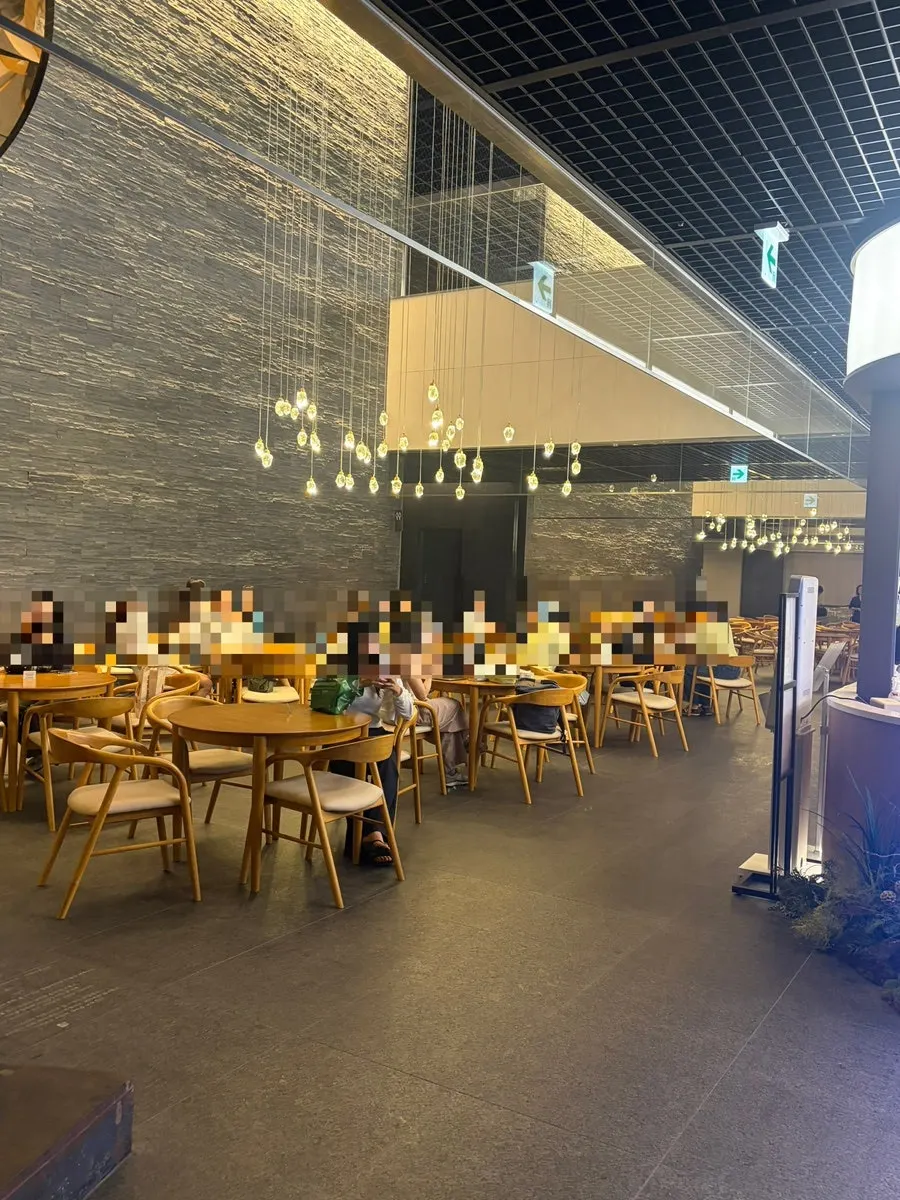 A table inside Dance Dance Dance Seoul Station
