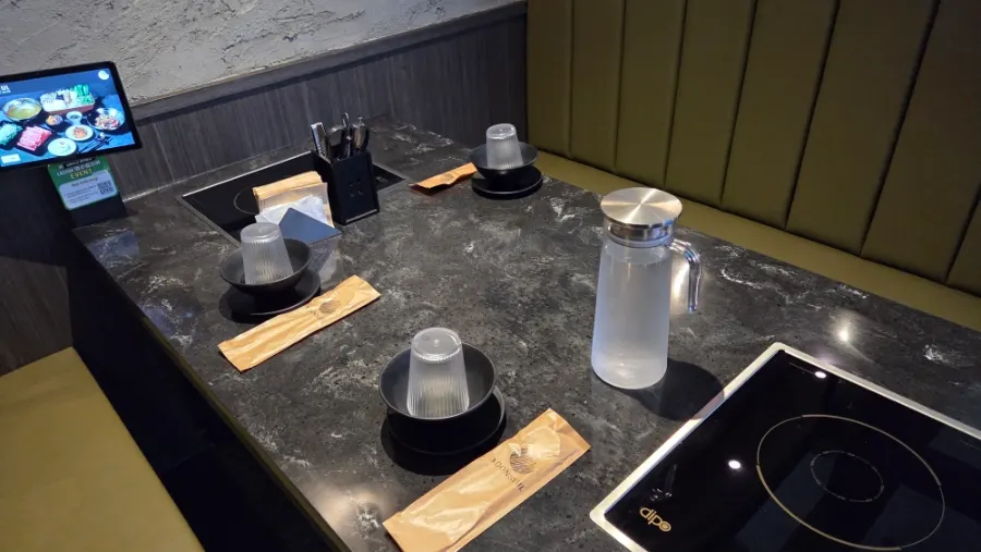 Yunseul dining space suited to anniversary meals