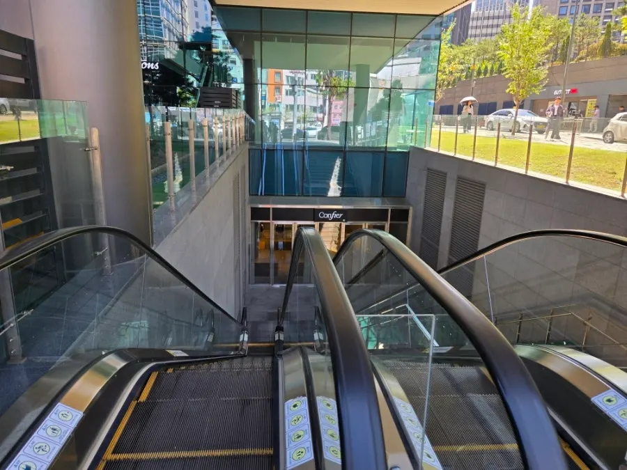 Escalator inside the Grand Central building