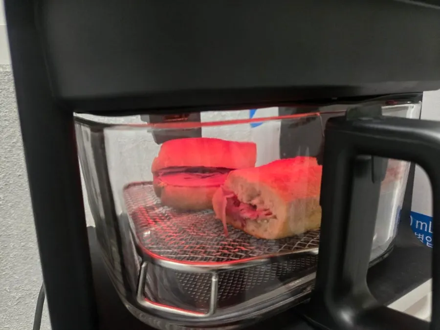 Sandwich eaten as a wine snack