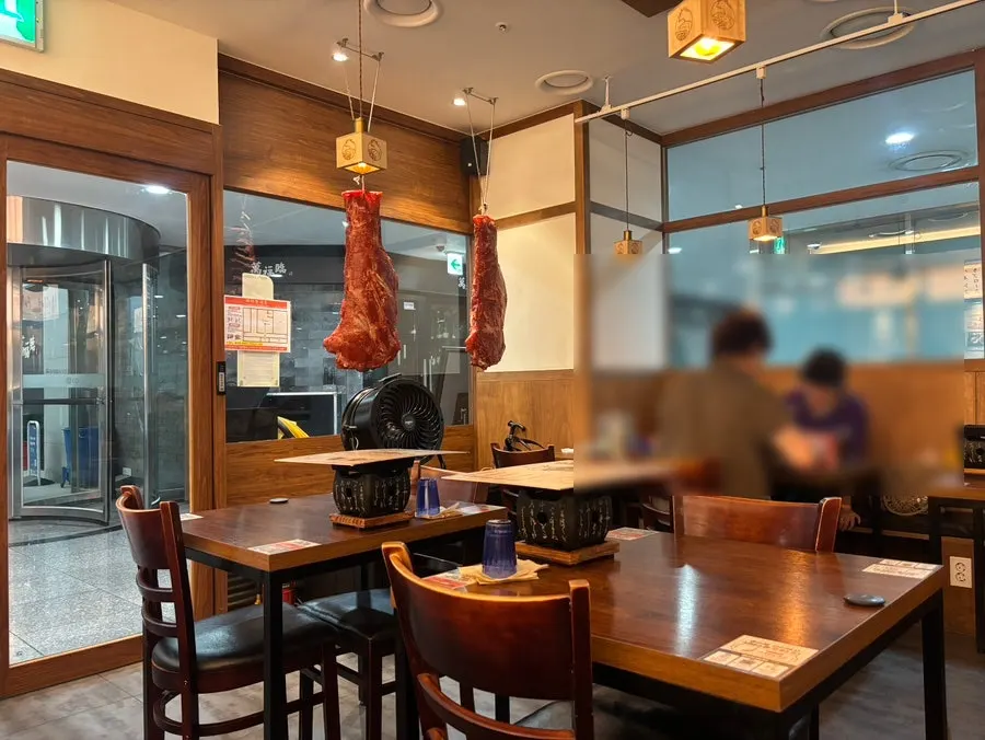 이치규 서울역점 내부 테이블