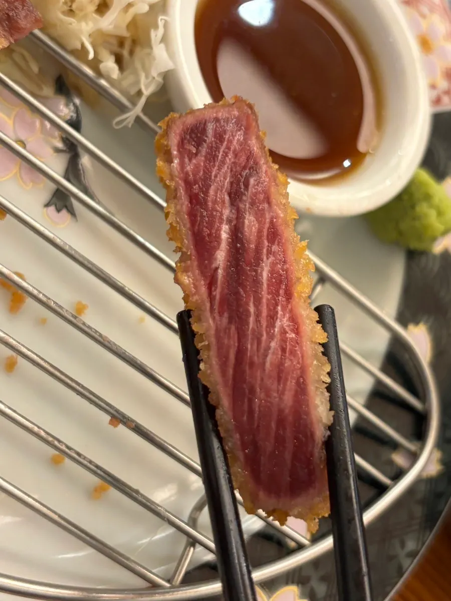 미니 화로 위에 올린 버터