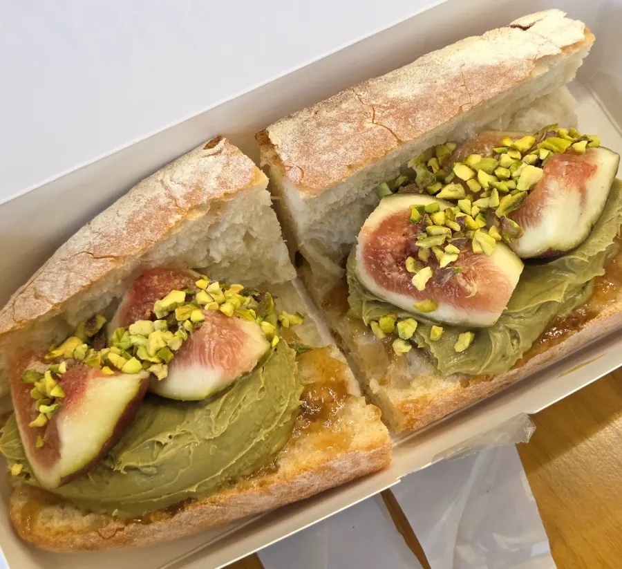 Dance Dance Dance Seoul Station baguette sandwich