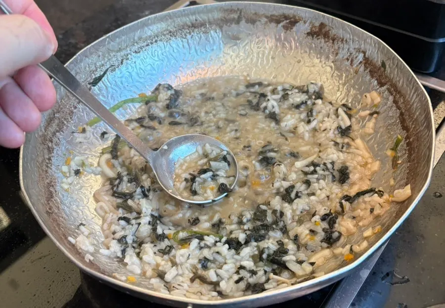 Gondre juk with the rice grains fully softened