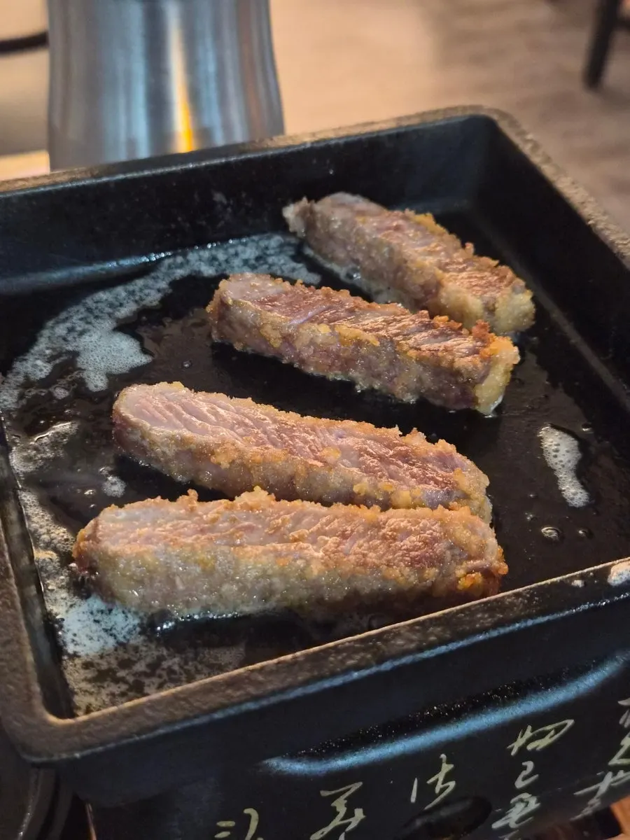 Gyukatsu grilled on the tabletop burner