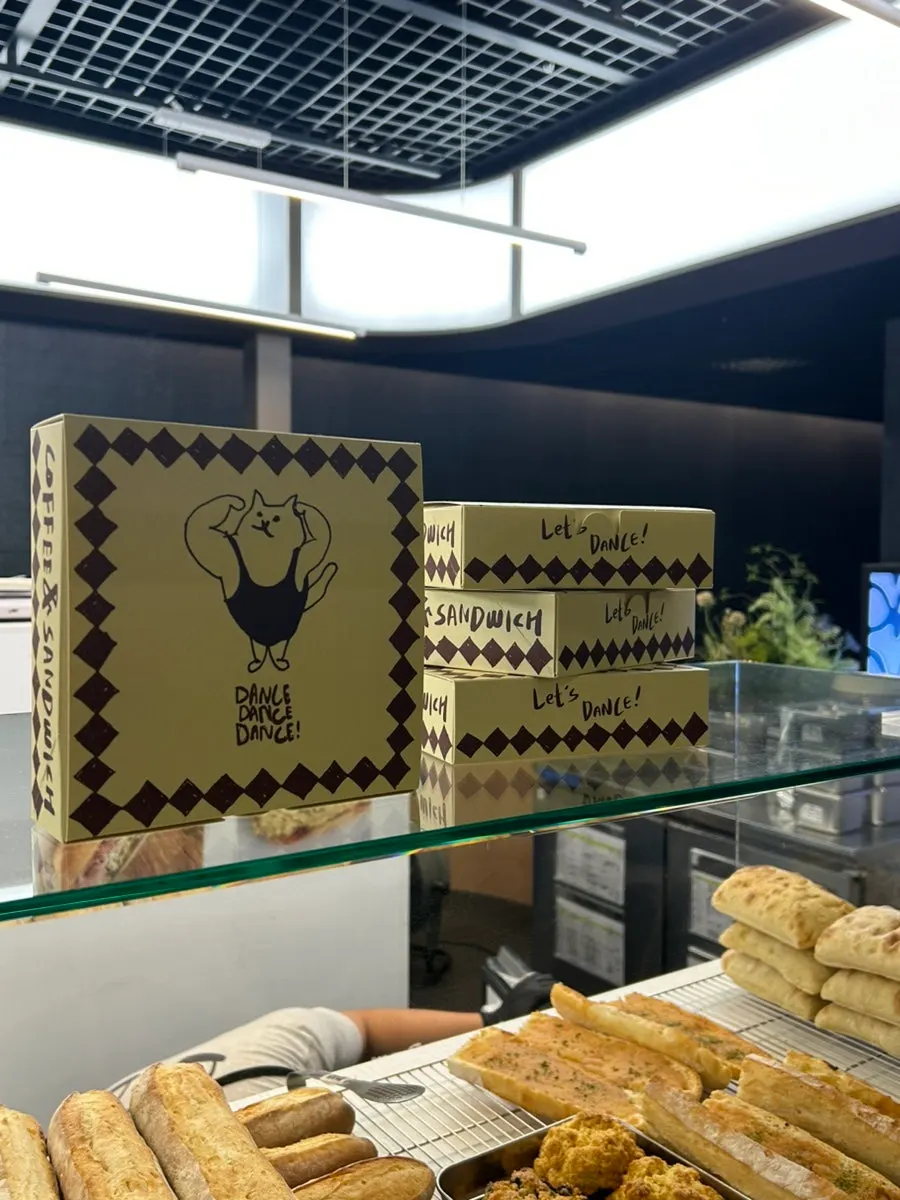 Counter with continuous weekend delivery orders