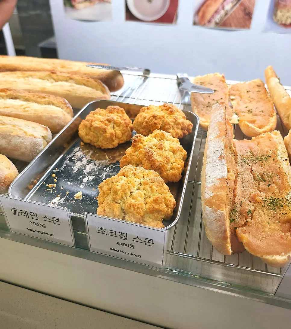 그랜드센트럴 지하 3층 댄스댄스댄스 서울역점 매장 전경
