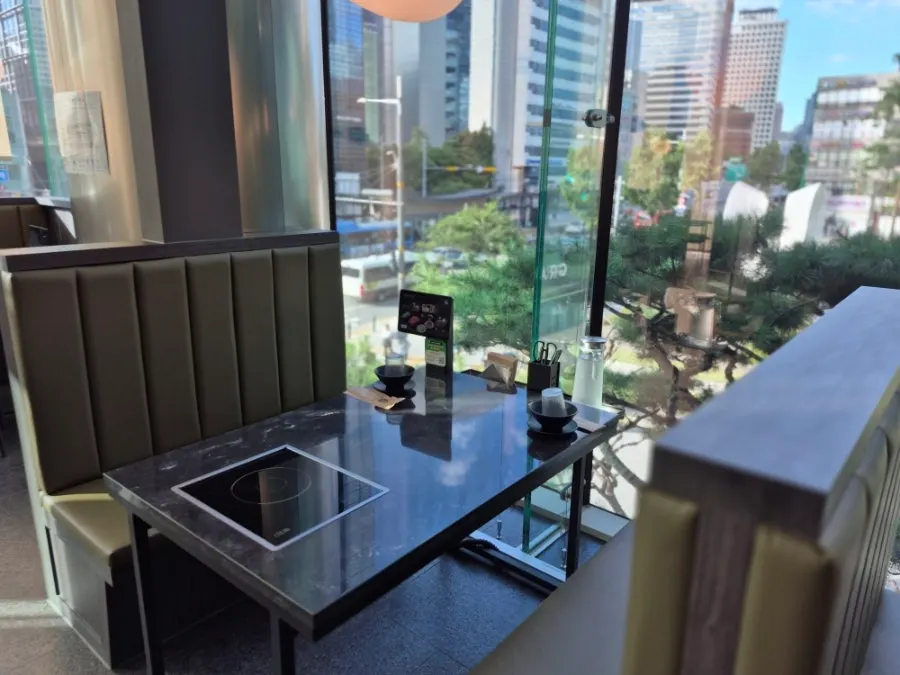 Yunseul's neat seating area