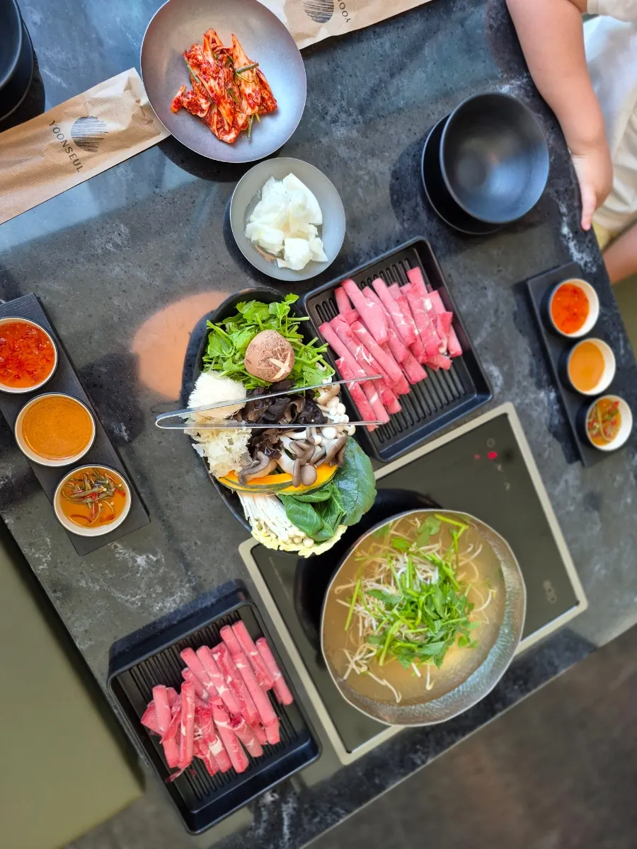 Clear anchovy-broth shabu-shabu and prime chuck roll