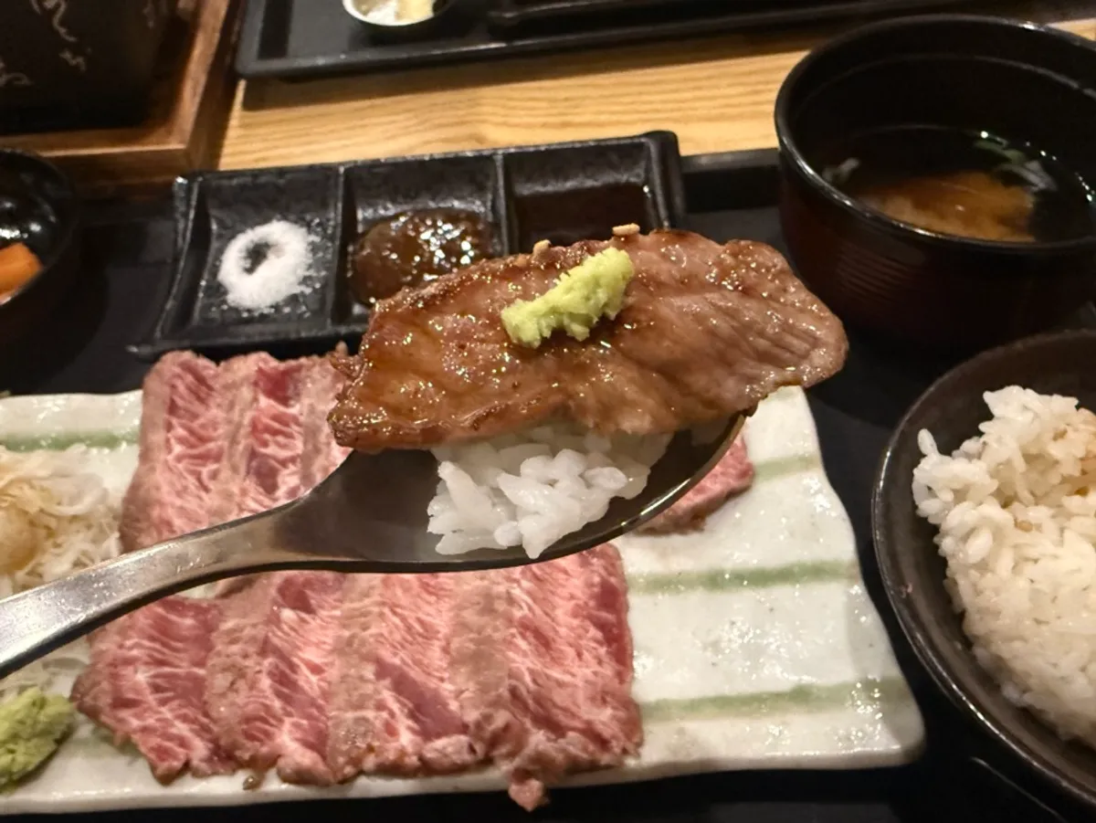 Steki meat with wasabi and ginger