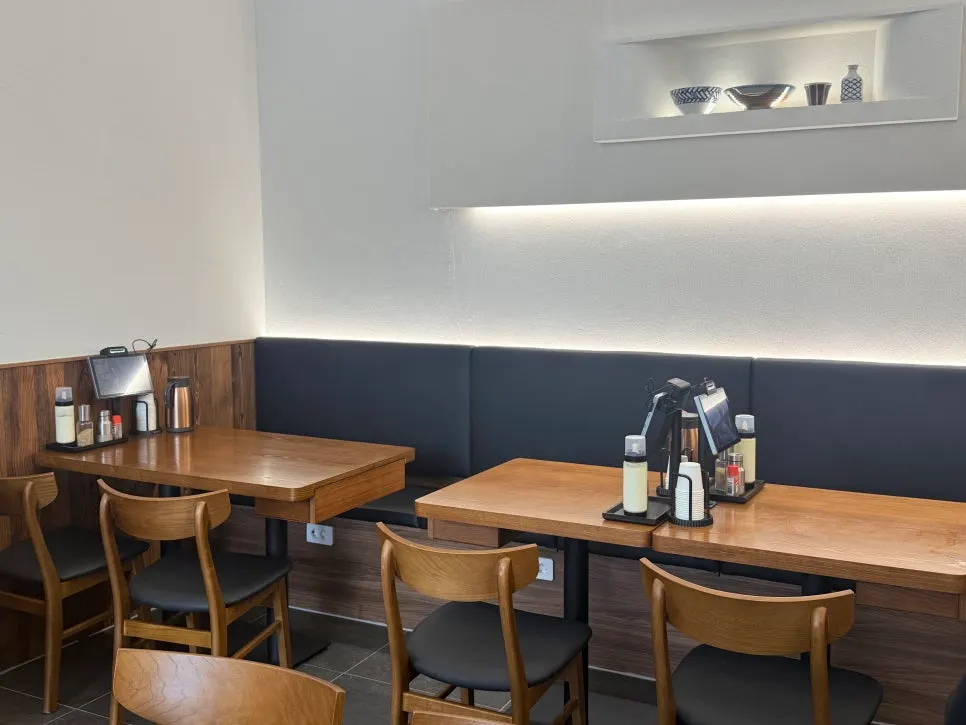 Customers inside Kosi