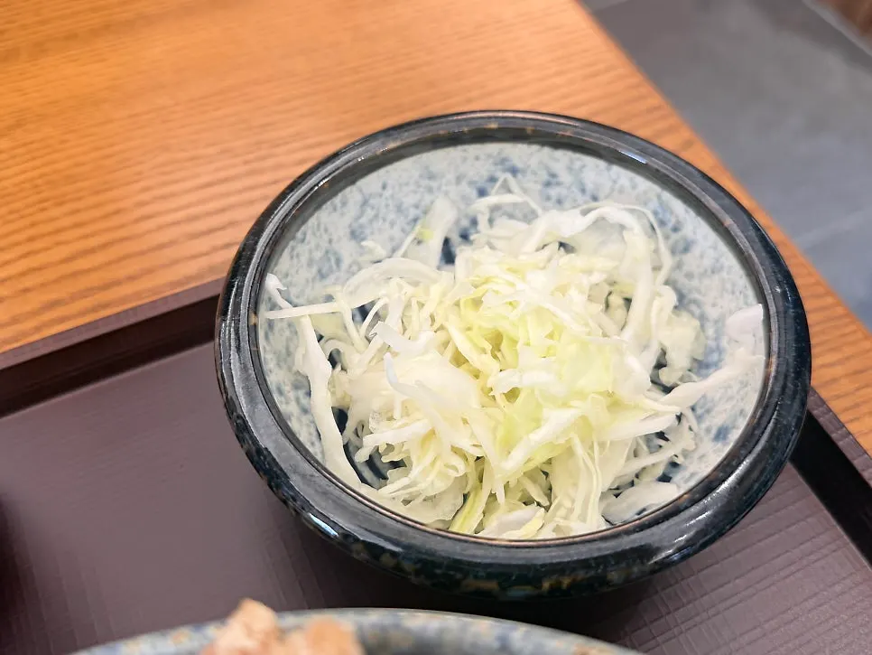Udon side dishes and extra ingredients