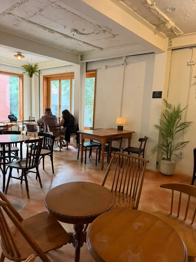 Overview of seating on the 3rd floor of 5to7 Seongsu Main Branch