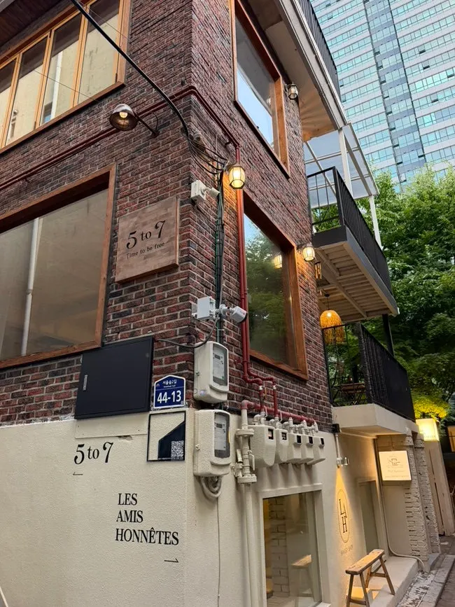 Final interior shot of 5to7 Seongsu Main Branch