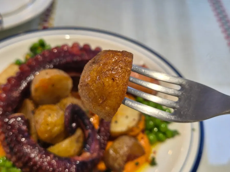 Romesco sauce and potatoes