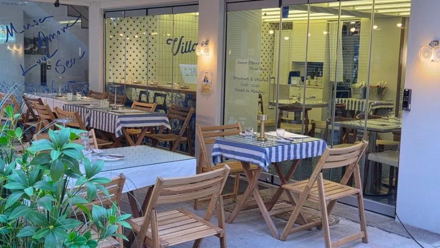 Restaurant space for enjoying pasta and wine