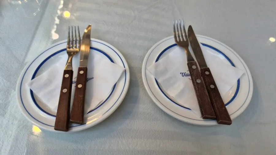 Outdoor tables at Billadeubeulleu Seongsu
