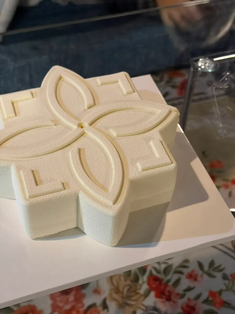 Blanc cake prepared with candles