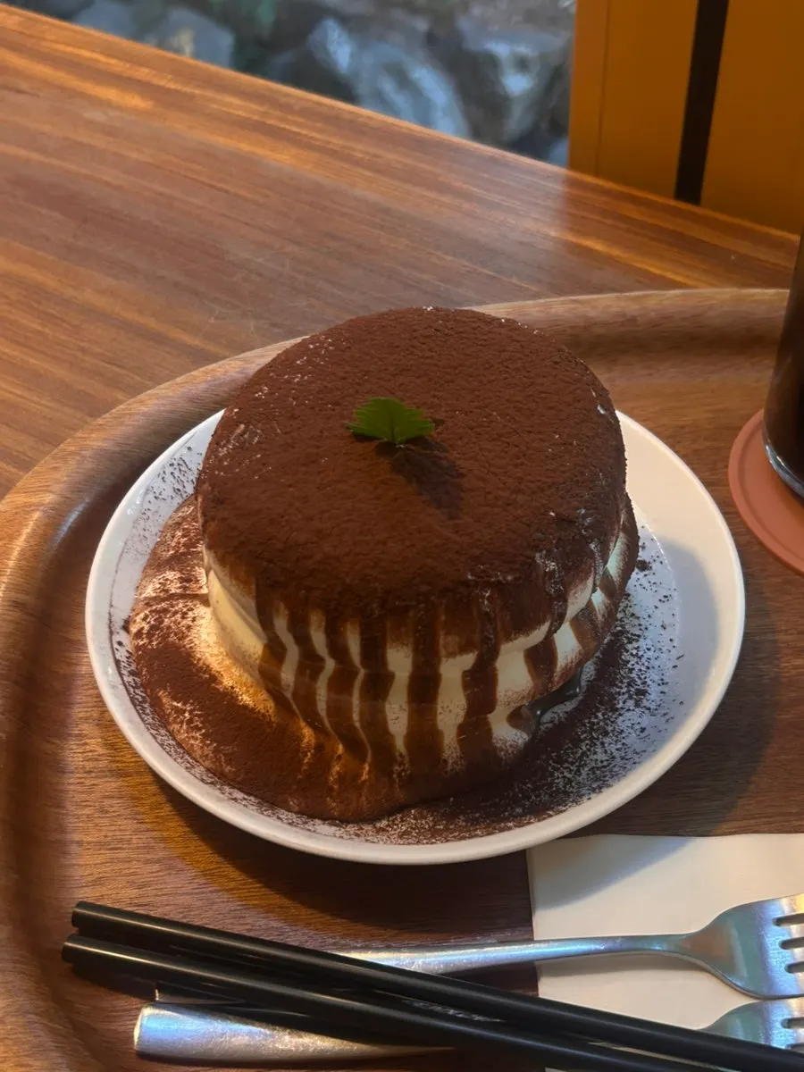 Visual soufflé tiramisu yang baru siap