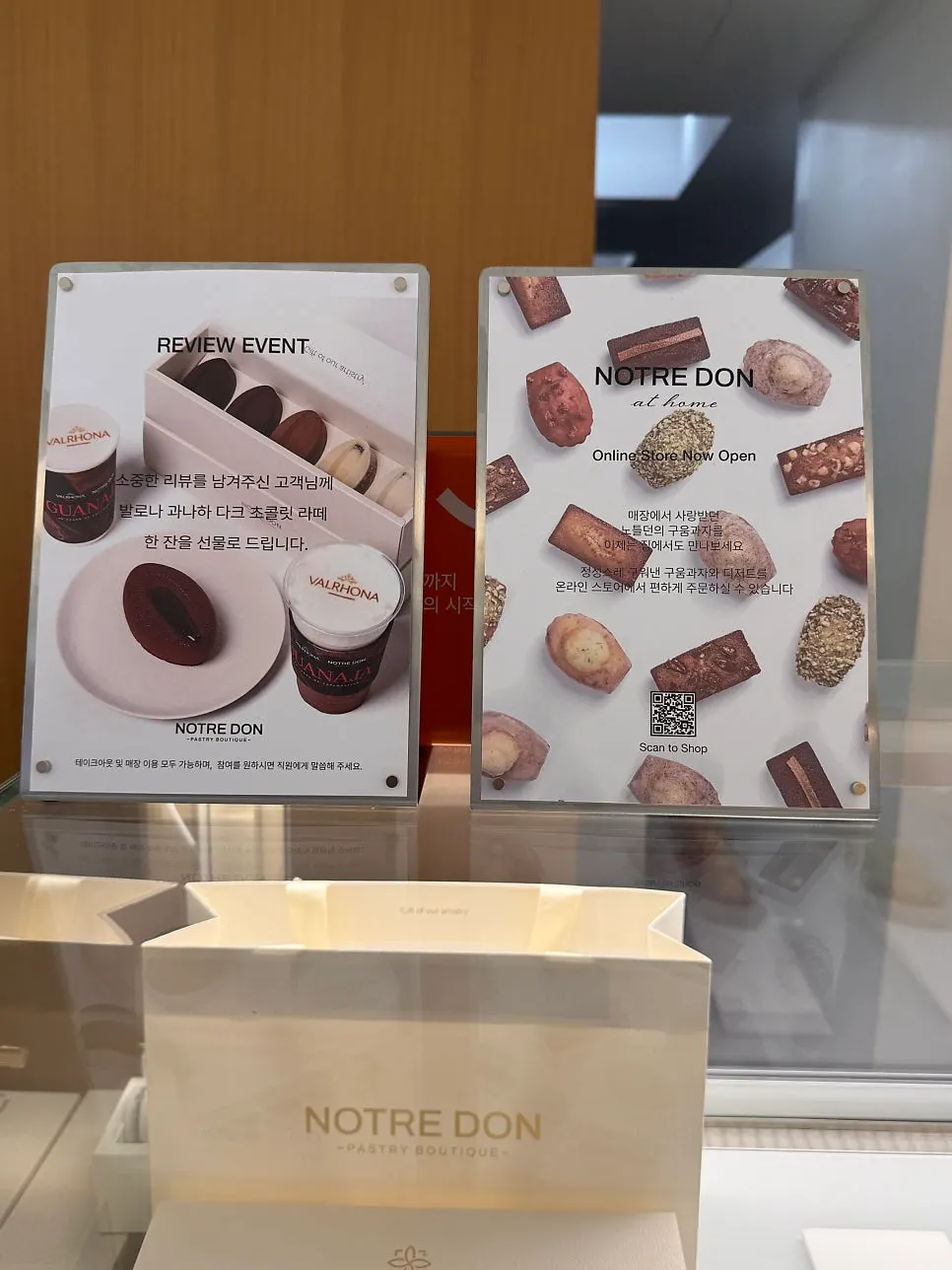 Signature Noir and Signature Blanc mousse desserts