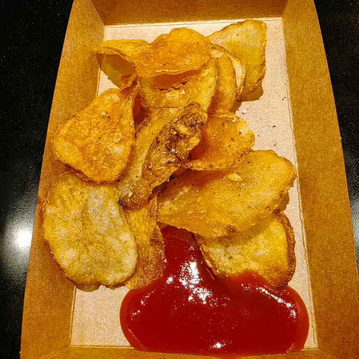 Plate of unlimited refill chips