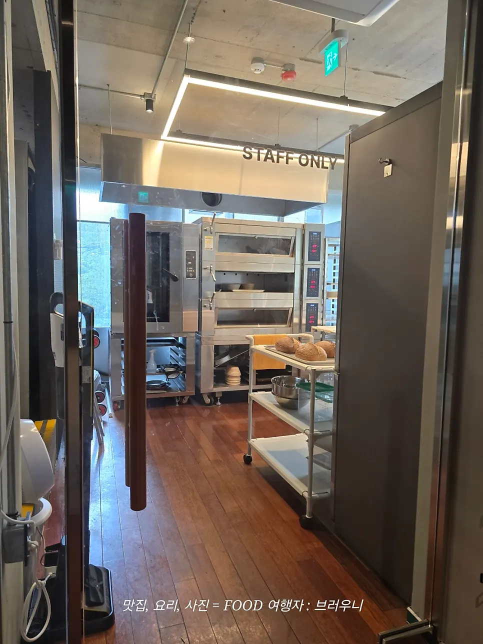 2nd floor bake room and seating at Seowon Angil Hapjeong