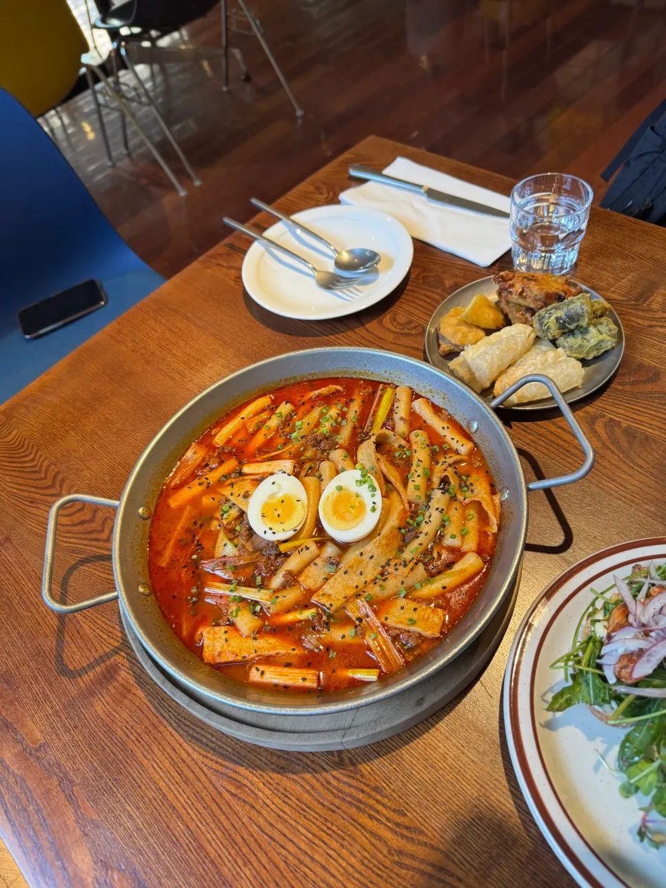 Beef tteokbokki and fried snack set spread