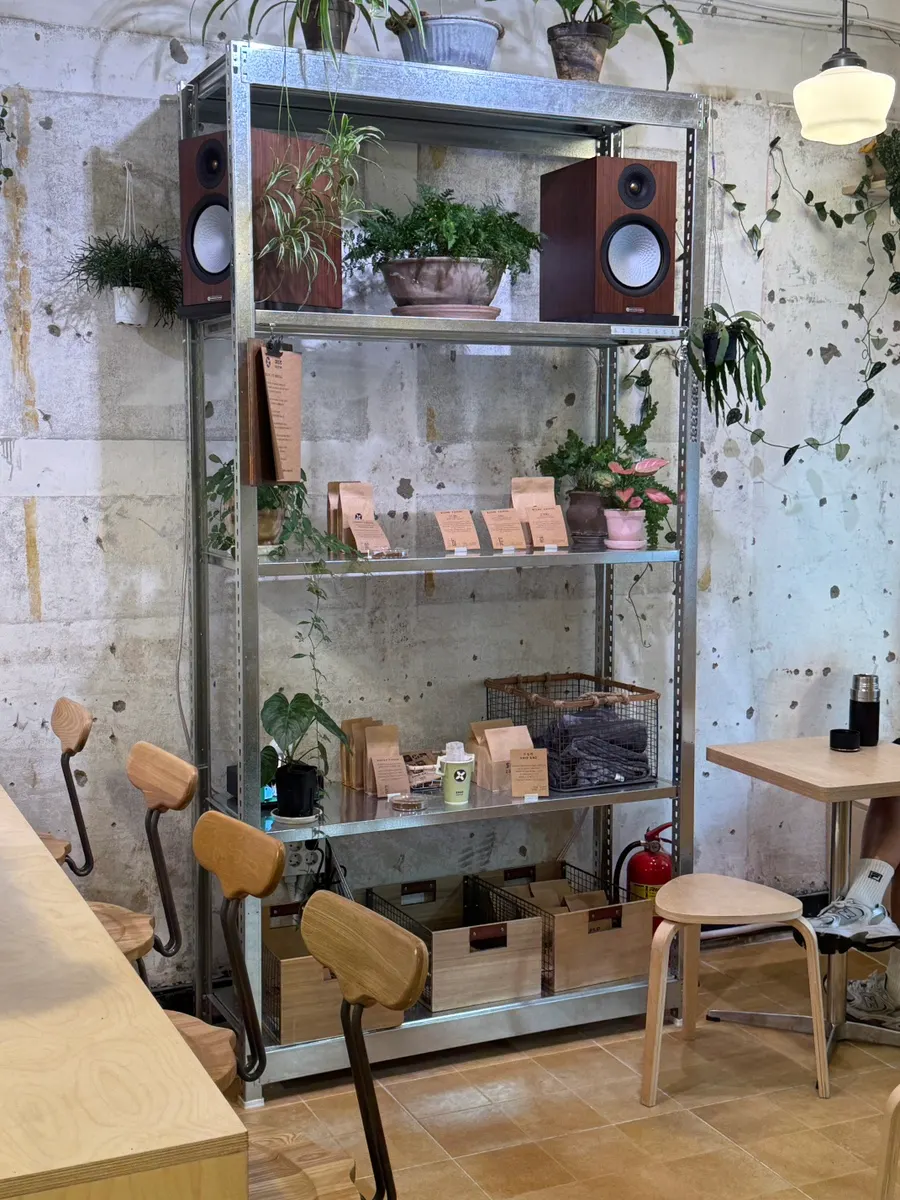 Bar table at Sese Coffee, good for sitting alone